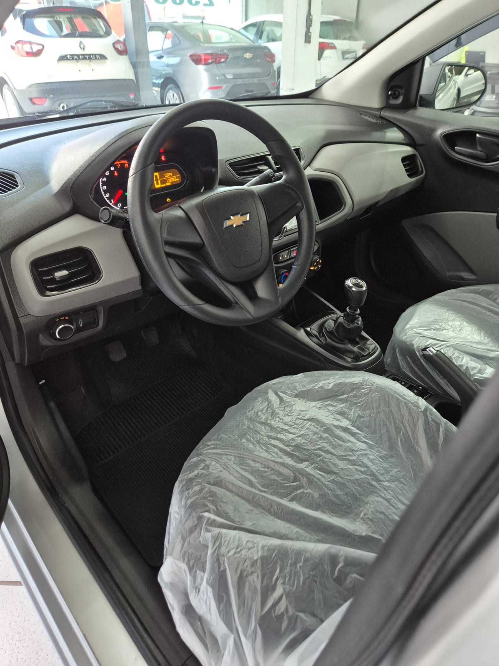 CHEVROLET ONIX 1.0 JOY FLEX — foto 8 de 15