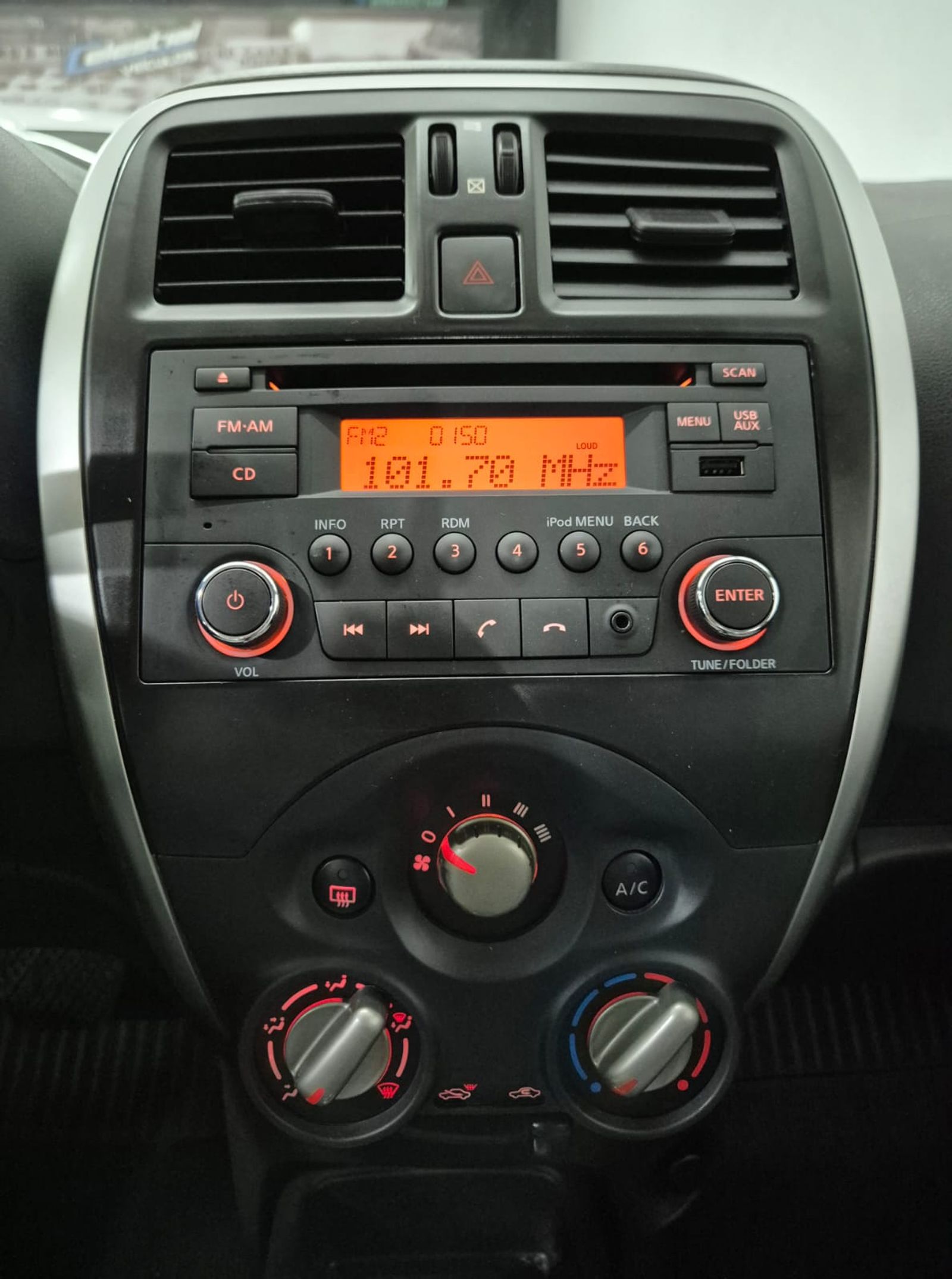 NISSAN MARCH 1.6 SV — foto 3 de 21