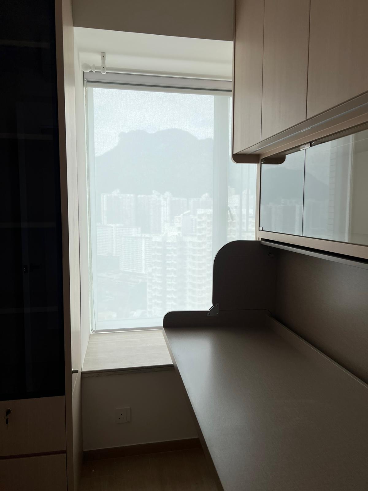 Minimalist Roller Blind – Study Room