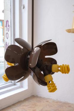 Missing alternative text