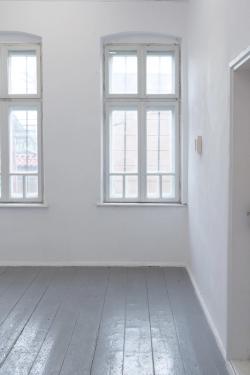 Missing alternative text