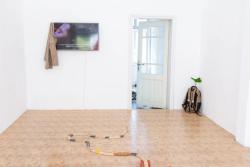 Missing alternative text