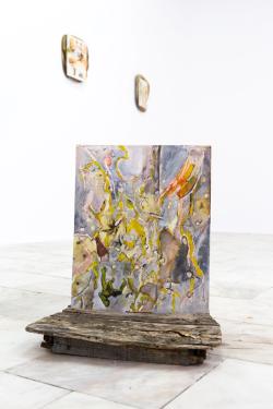 Missing alternative text