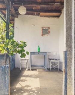 Missing alternative text