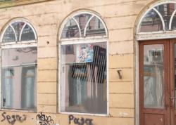 Missing alternative text