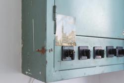 Missing alternative text