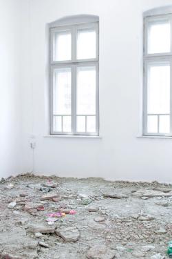 Missing alternative text