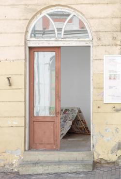 Missing alternative text