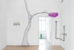 Missing alternative text