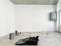 Missing alternative text