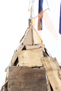 Missing alternative text