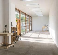 Missing alternative text