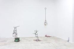 Missing alternative text