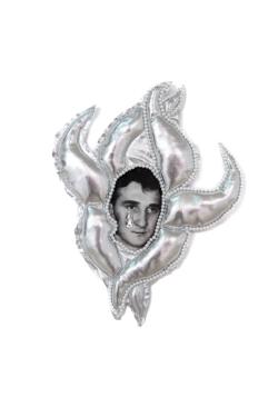 Missing alternative text