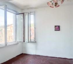 Missing alternative text