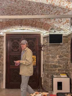 Missing alternative text