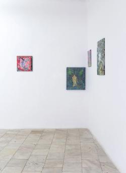 Missing alternative text