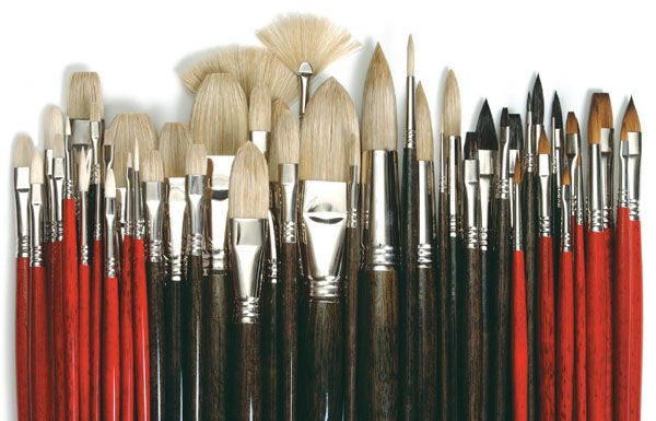 Brushes of different sizes and shapes