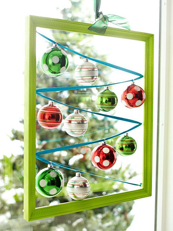 Decorative object to hang in the window