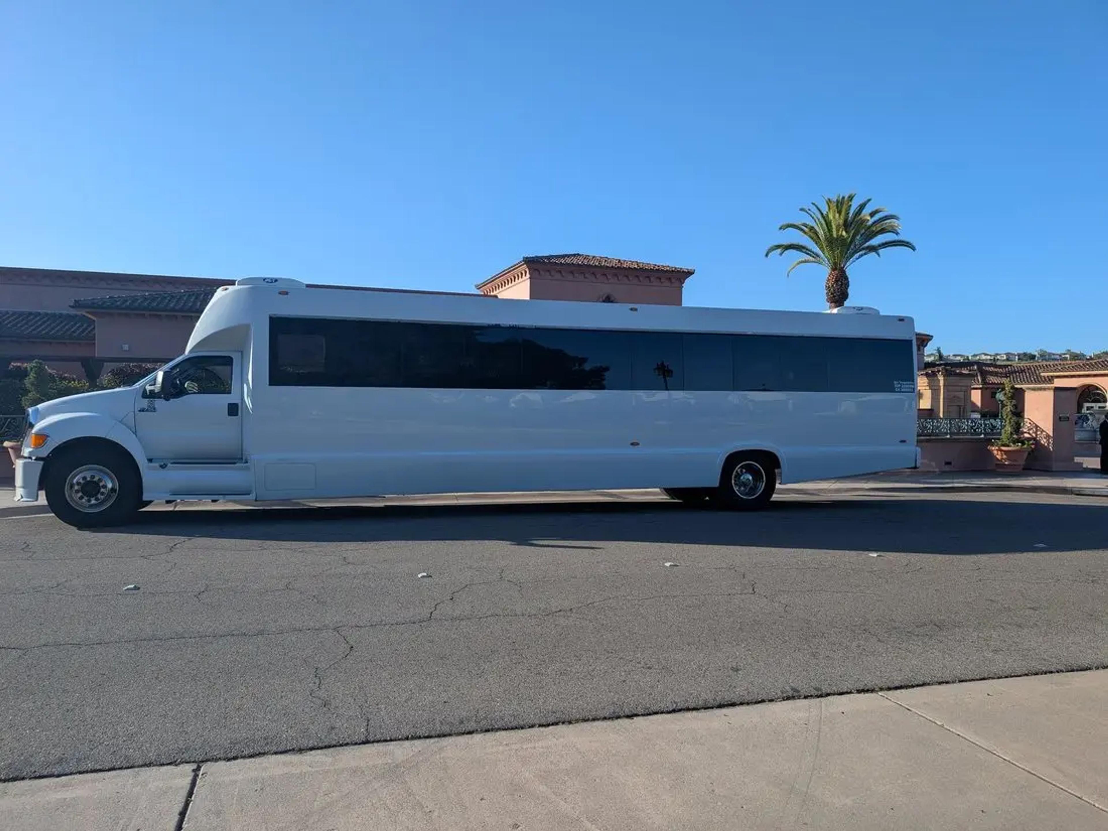 The Experience Camp Pendleton programme coach is ready for the group return transfer