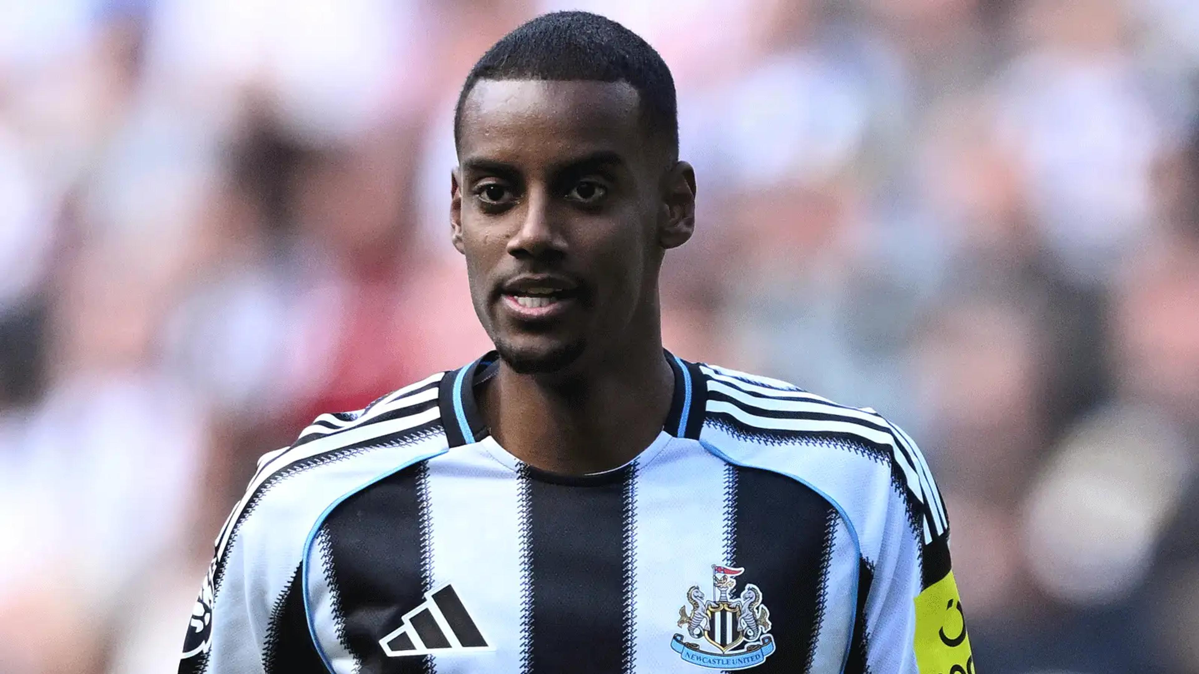 Liverpool smash British transfer record with £125m signing of Alexander Isak