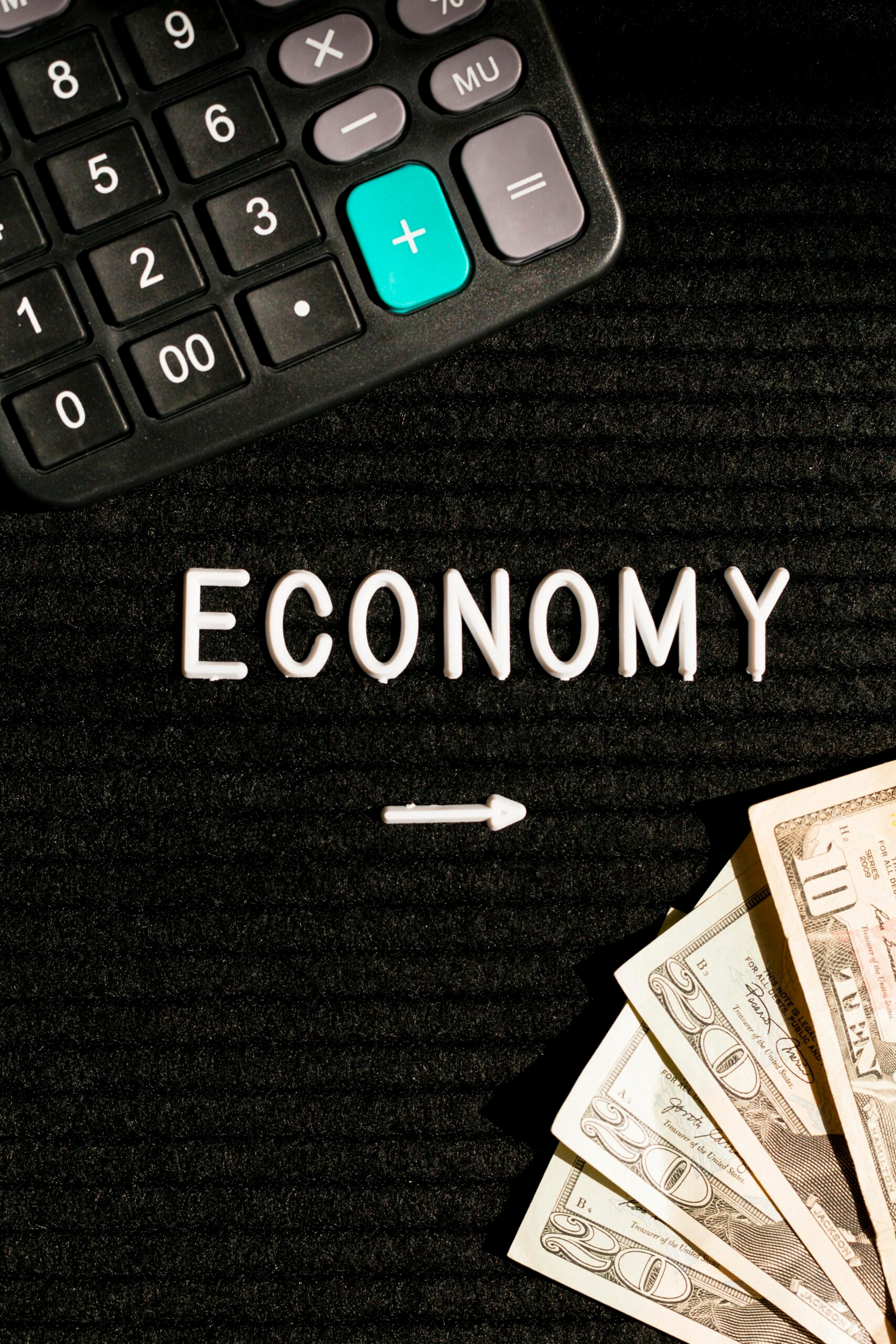 2025 ends with economic gains amid rising fiscal risks