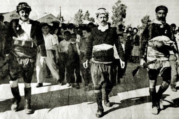 What cultural theme does Efeler Yolu explore?