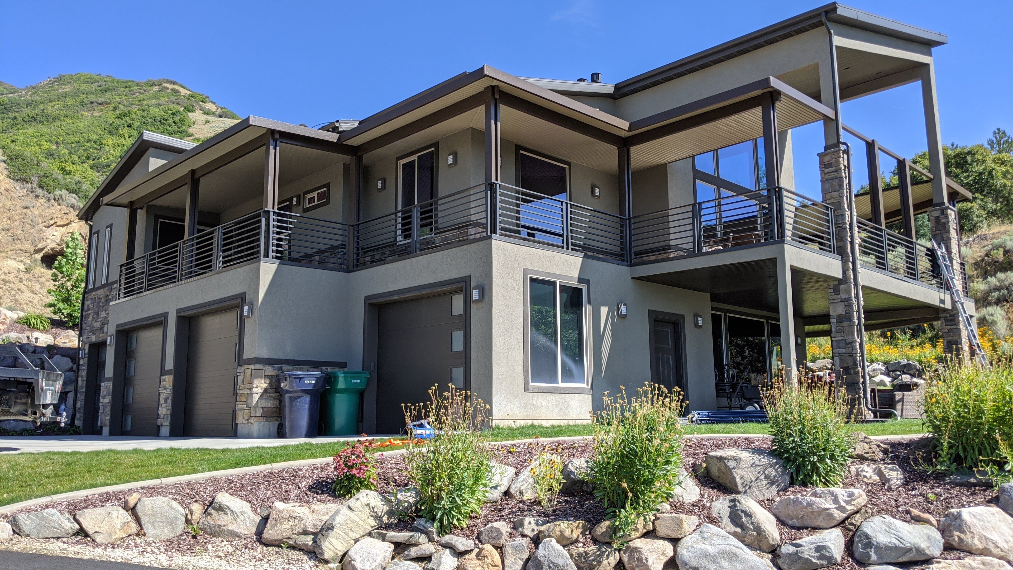 Modern awning project by Utah Awnings (4)