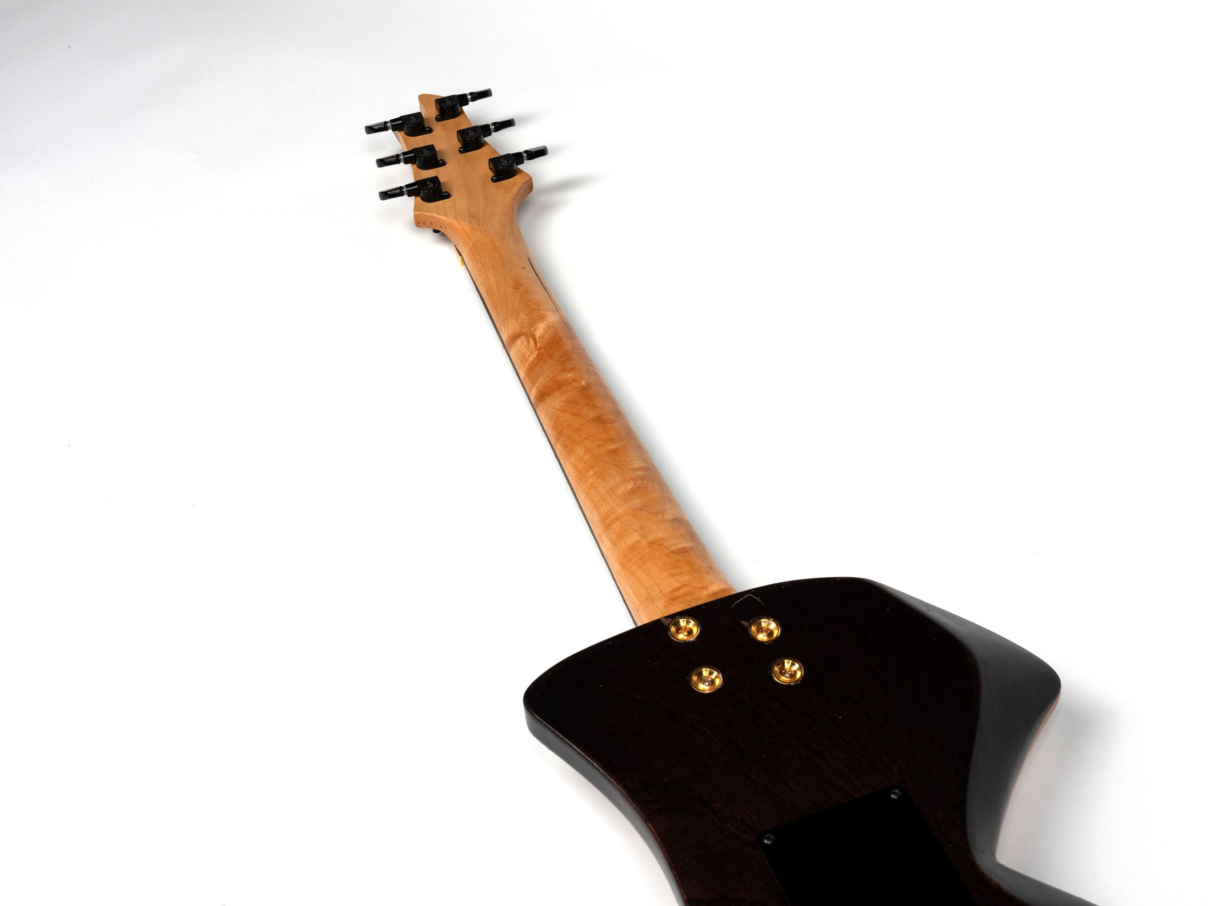 Maple/black guitar