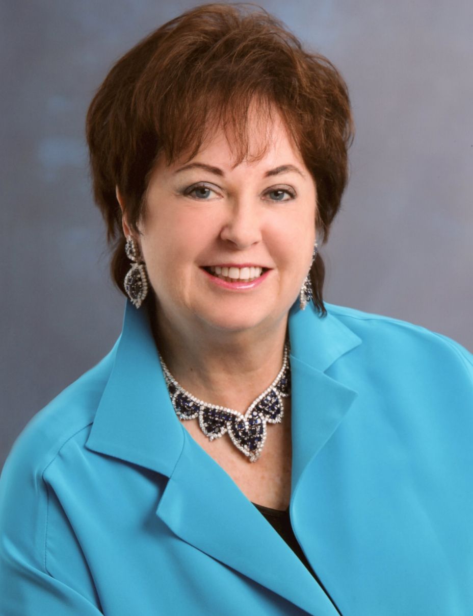 Freeman’s Presents the Couture Collection of Maureen Dwyer Smith