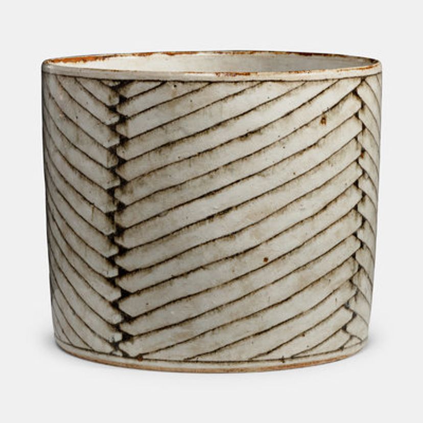 Lot 69 | Gertrud Vasegaard (Danish, 1913-2007), 'Monumental Cylindrical Vessel (kumme)', 1976, Estimate: $5,000 - $7,000