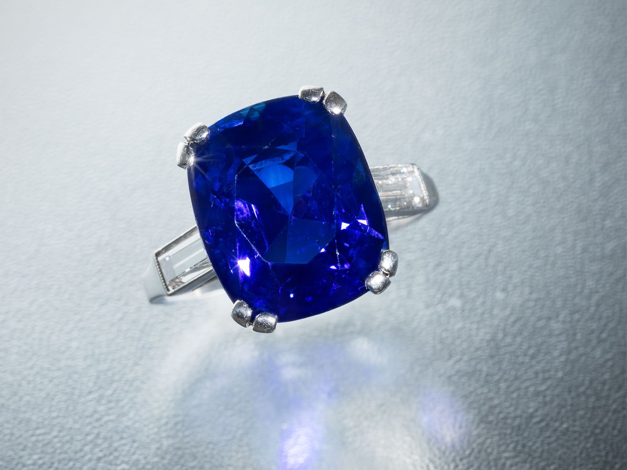 Important Kashmir Unheated Sapphire and Diamond Ring Sells for $1.29M