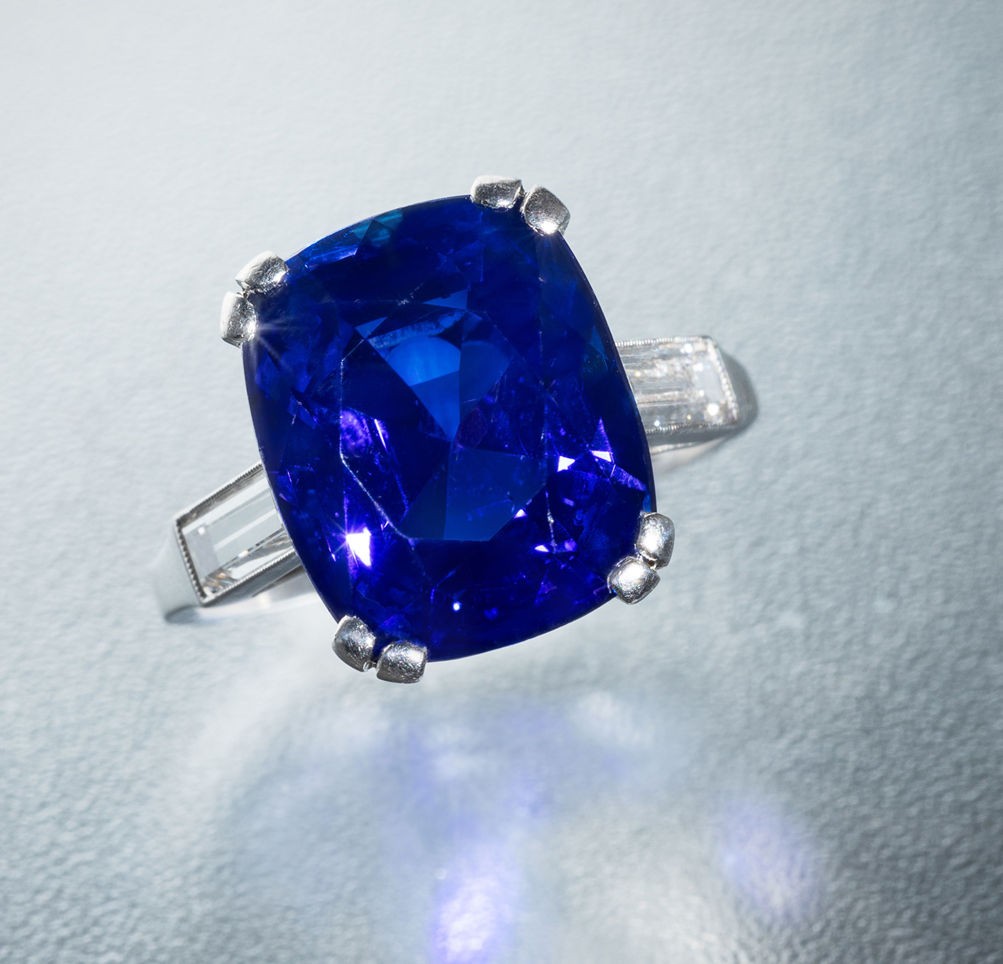 Important Kashmir Unheated Sapphire and Diamond Ring Sells for $1.29M