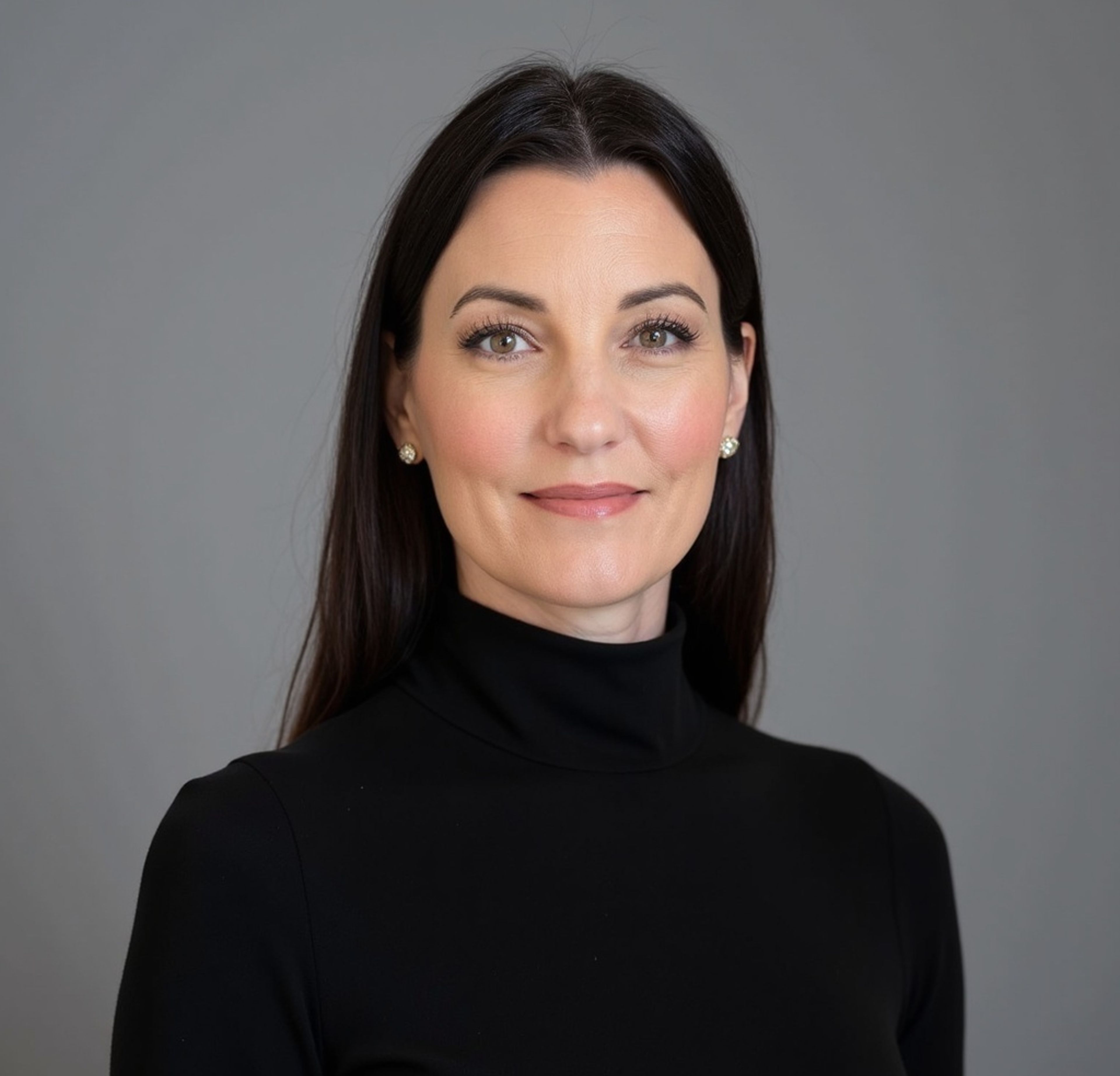 Freeman’s | Hindman welcomes Alexis Vourvoulis as Vice President, Senior Specialist, Jewelry & Watches