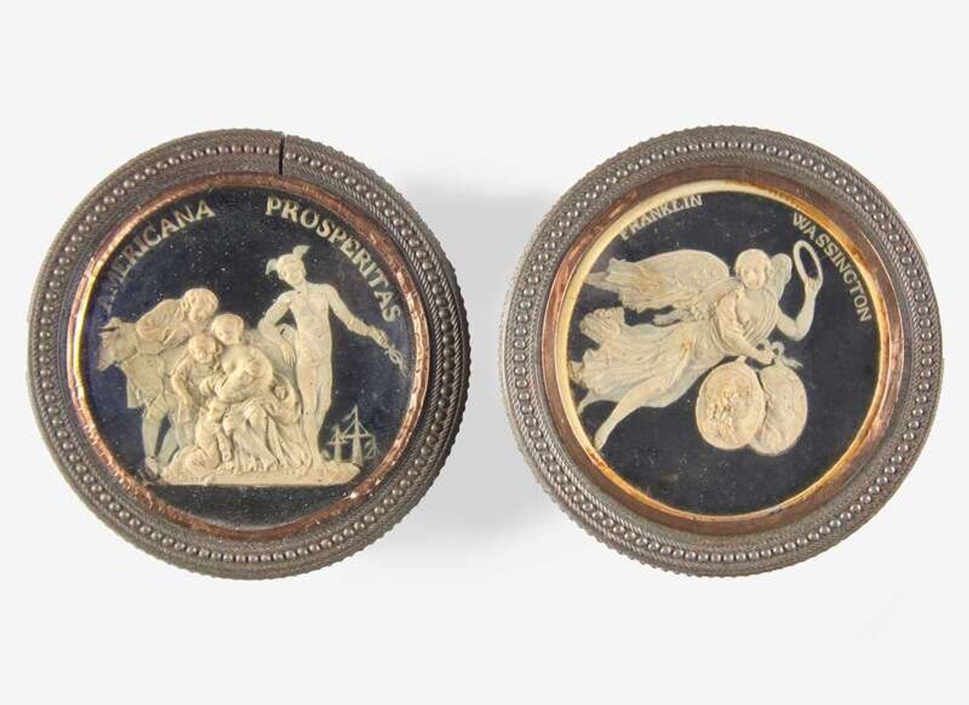 A unique commemorative Neoclassical double-sided composition "Americana Prosperitas" snuff box, attributed to Jean Martin Renaud (French, 1746-1821), circa 1785 | Estimate: $5,000 - $10,000