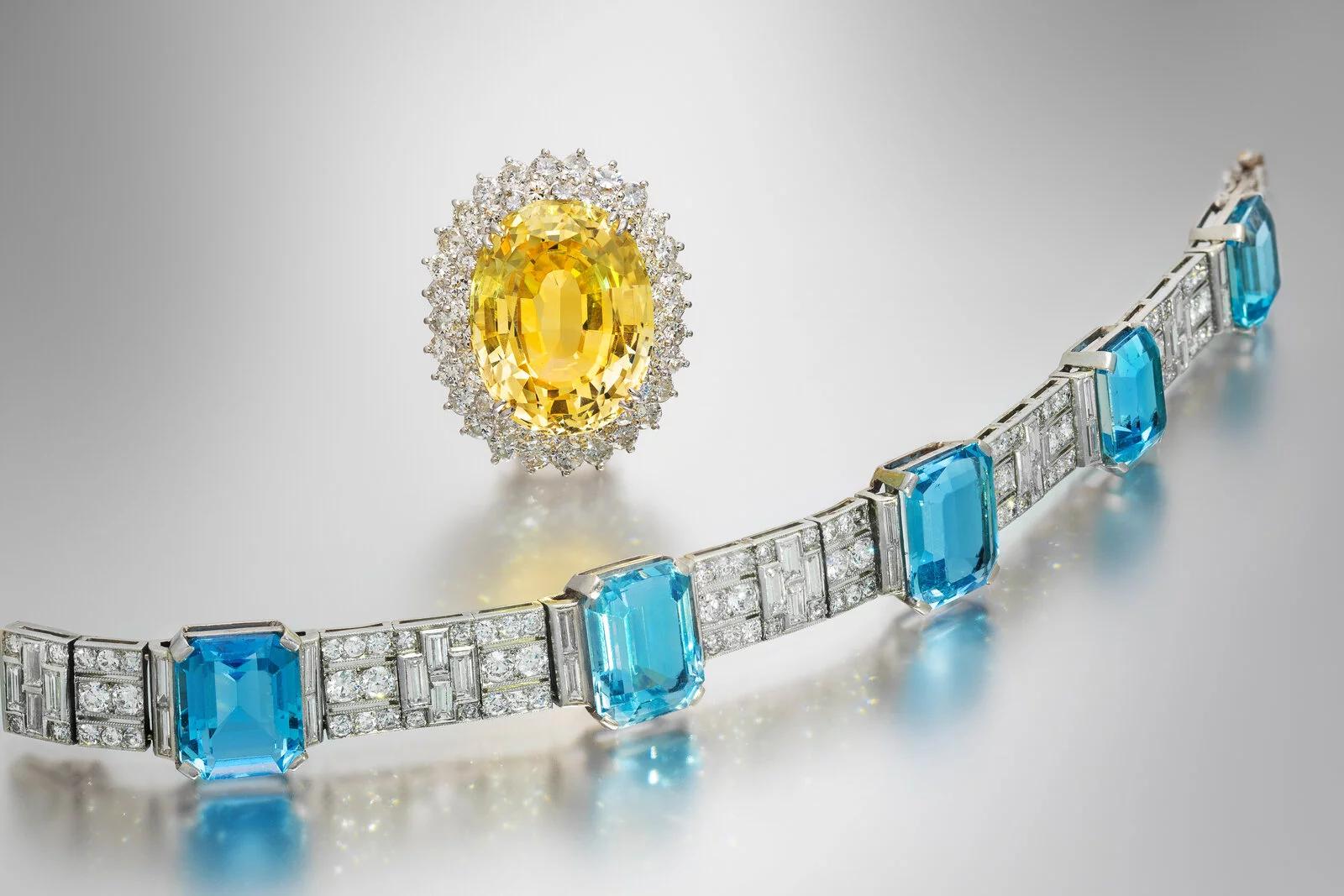The Collection of Carol Hardin Davis at Freemans | Hindman