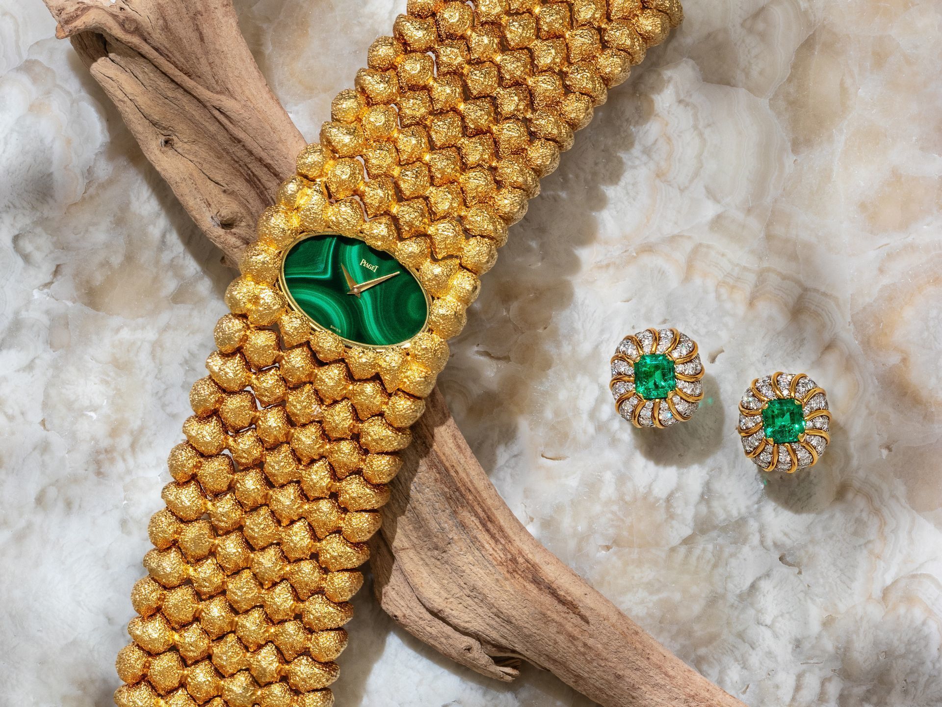 Cocktail Party Chic: 5 Pieces of Jewelry to Elevate Your Wardrobe 