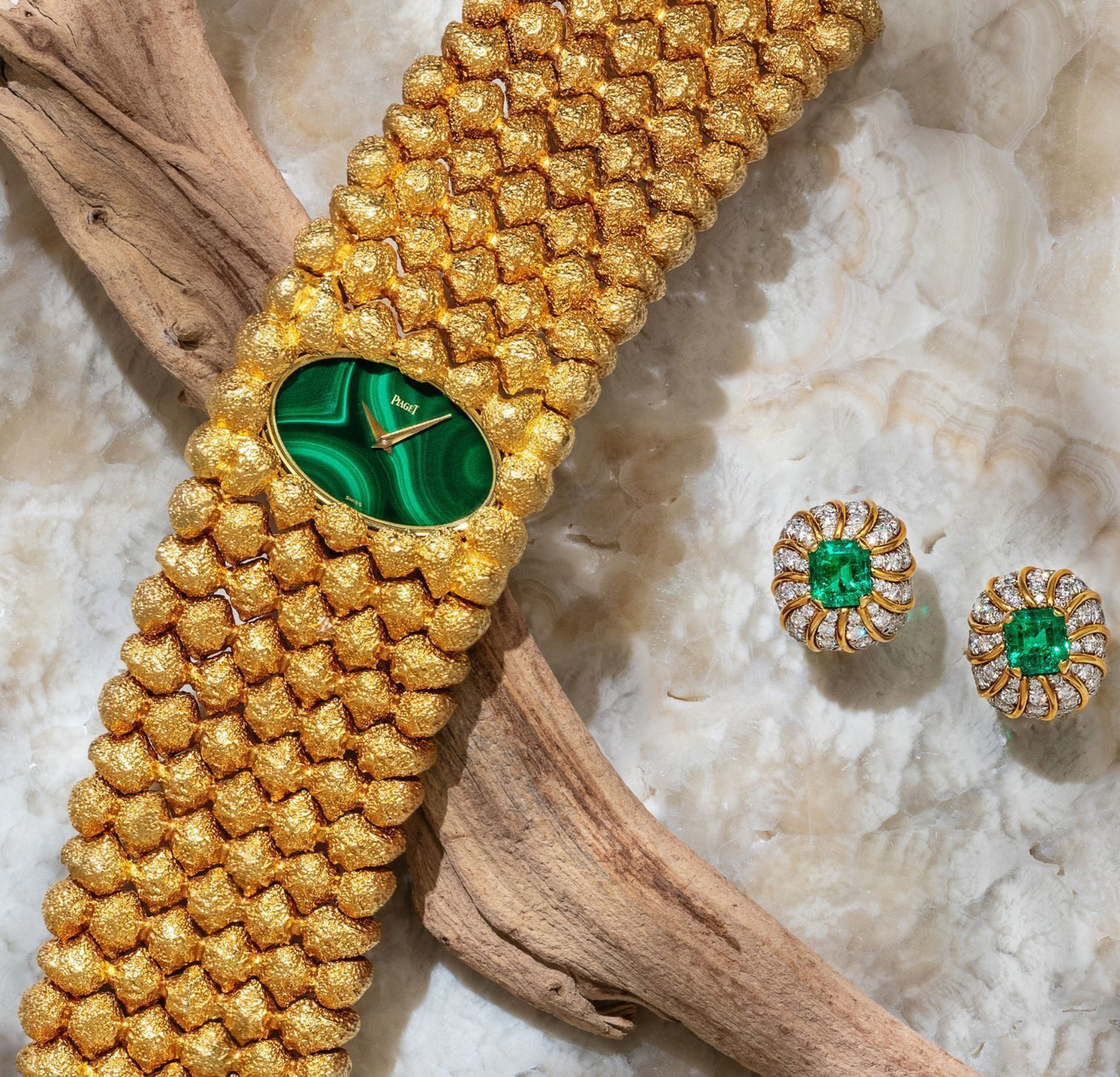 Cocktail Party Chic: 5 Pieces of Jewelry to Elevate Your Wardrobe
