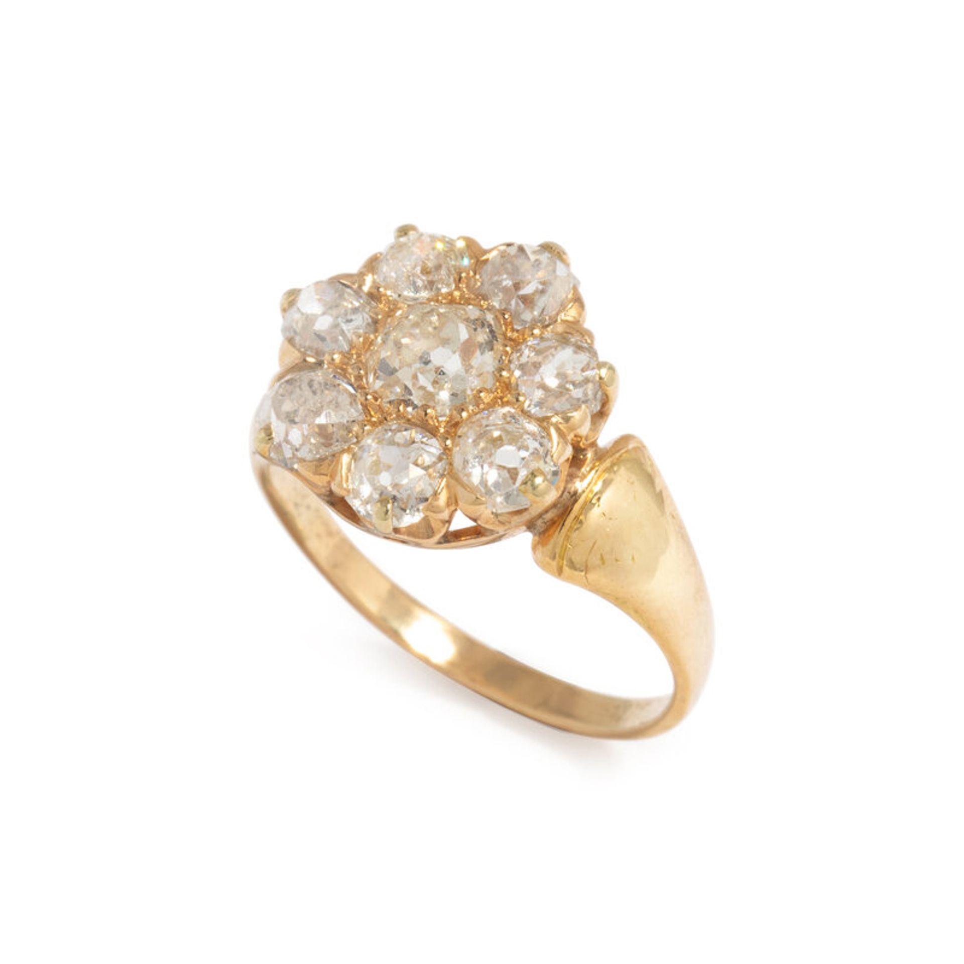 Lot 8 | ANTIQUE, DIAMOND AND YELLOW GOLD CLUSTER RING | Estimate: $700 – 900