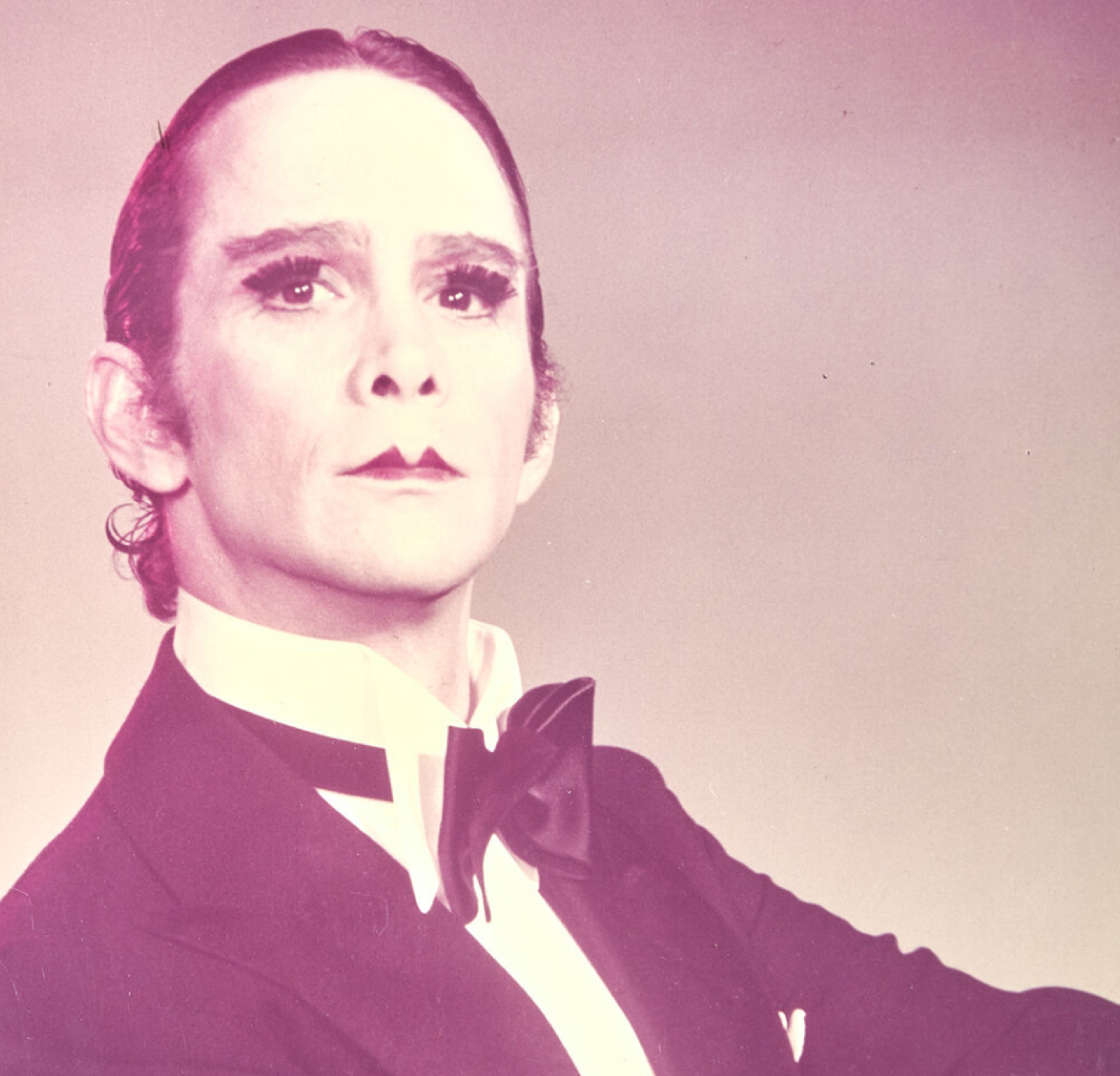 Master of Ceremonies: The Joel Grey Collection Takes the Stage at Freeman’s | Hindman