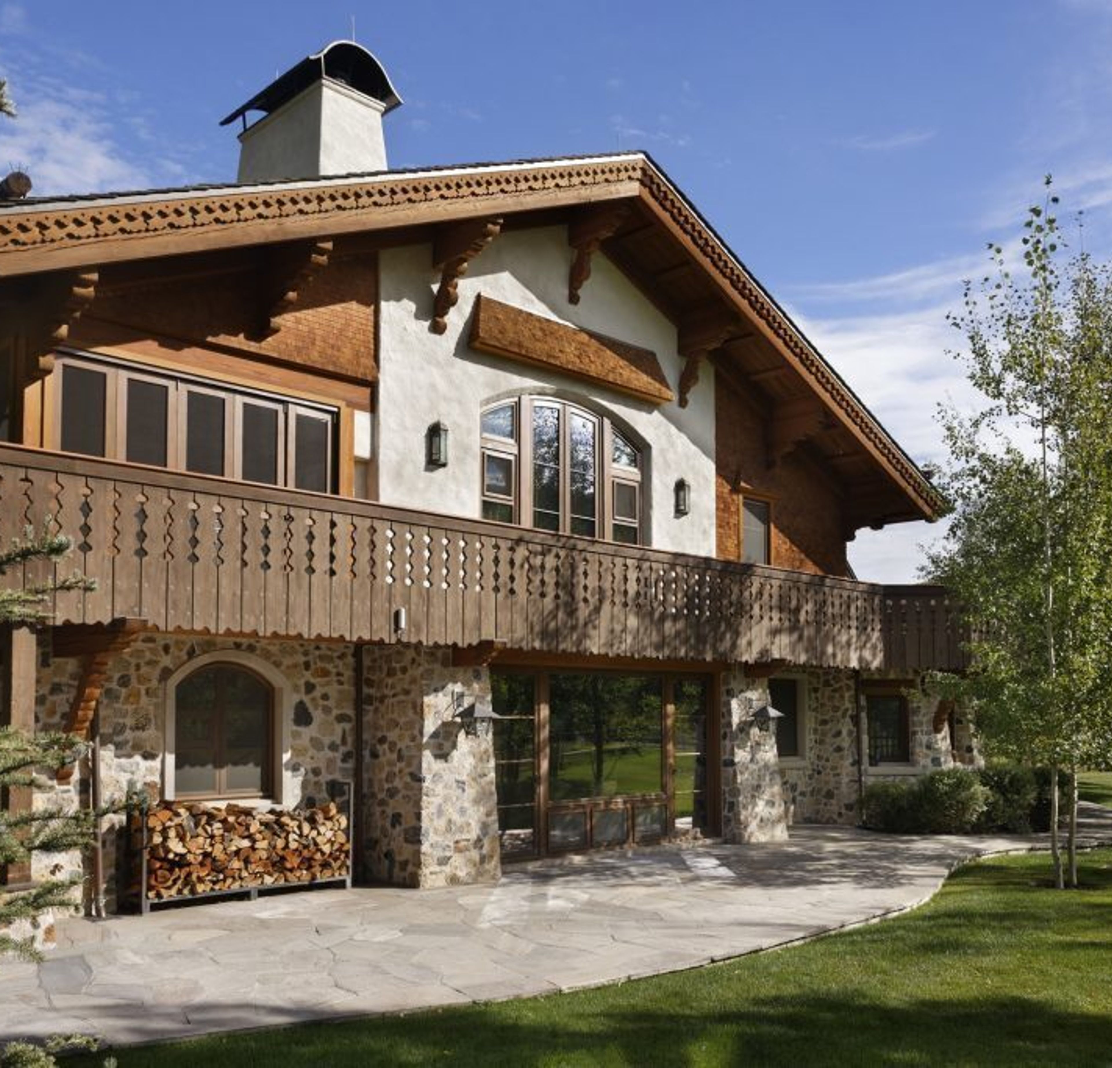 Taylor and Henry Estates Lead February Mountain Décor Auction