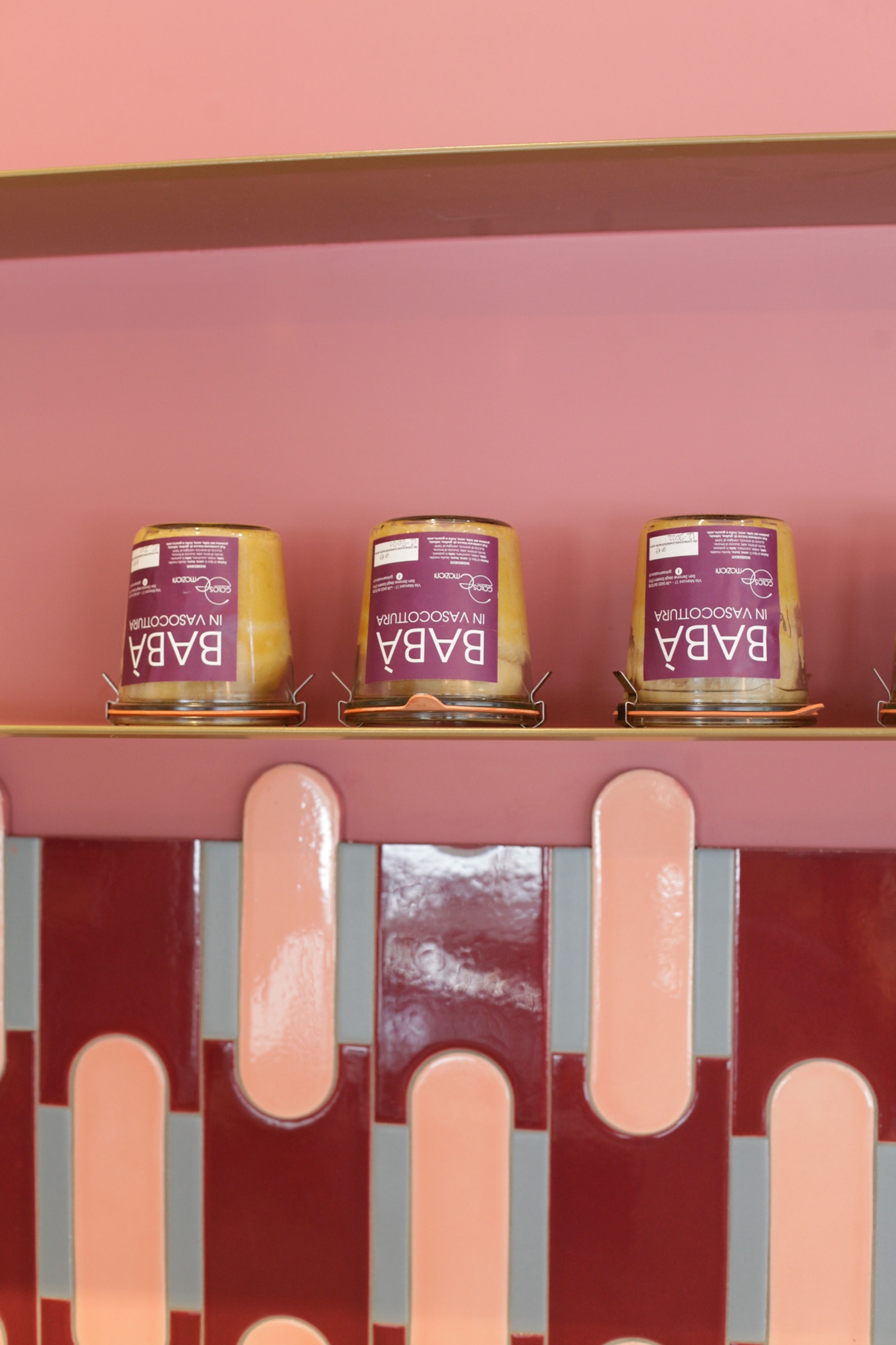 foto a colori dettagli pack pasticceria