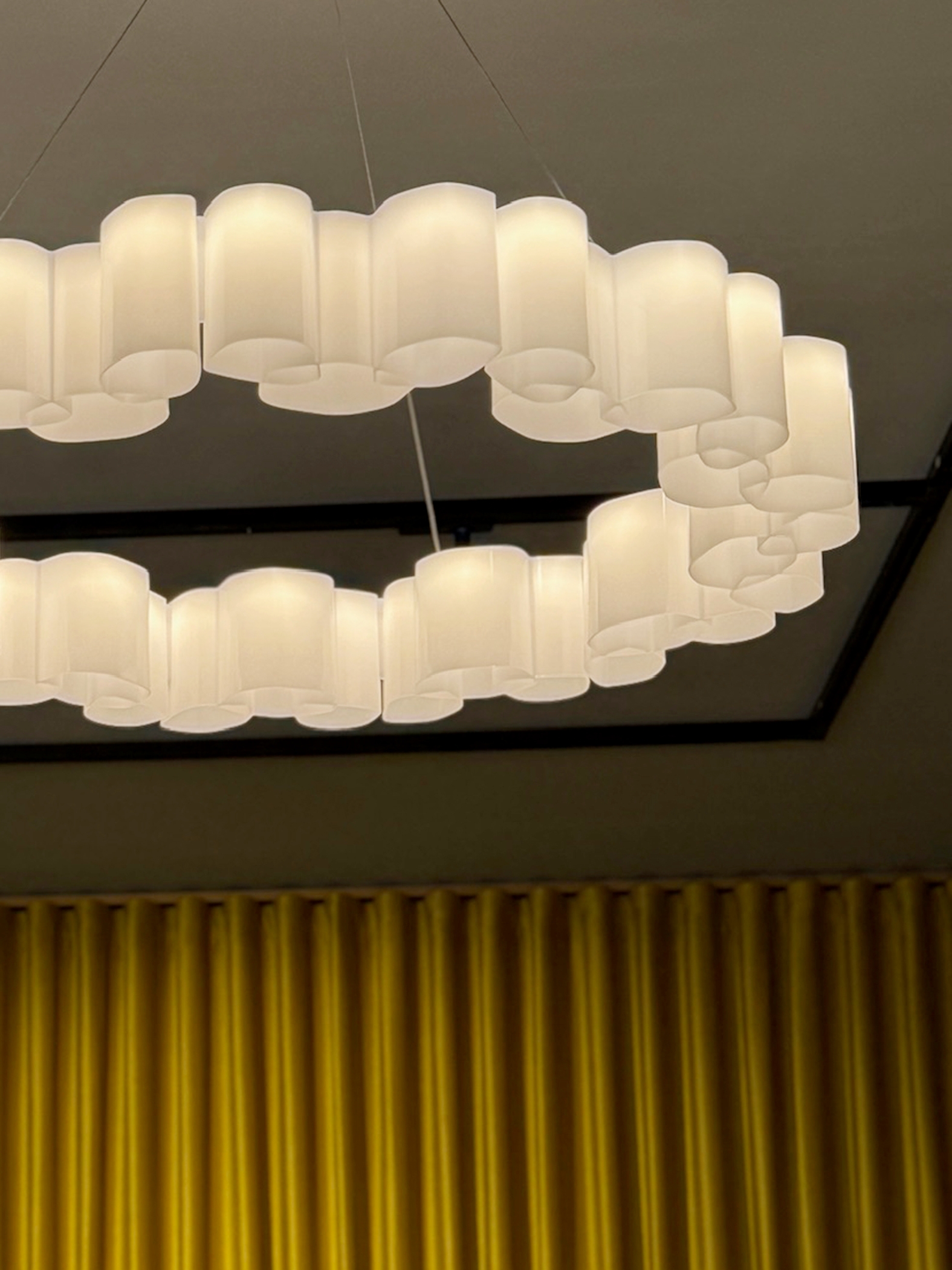 foto a colori lampadario