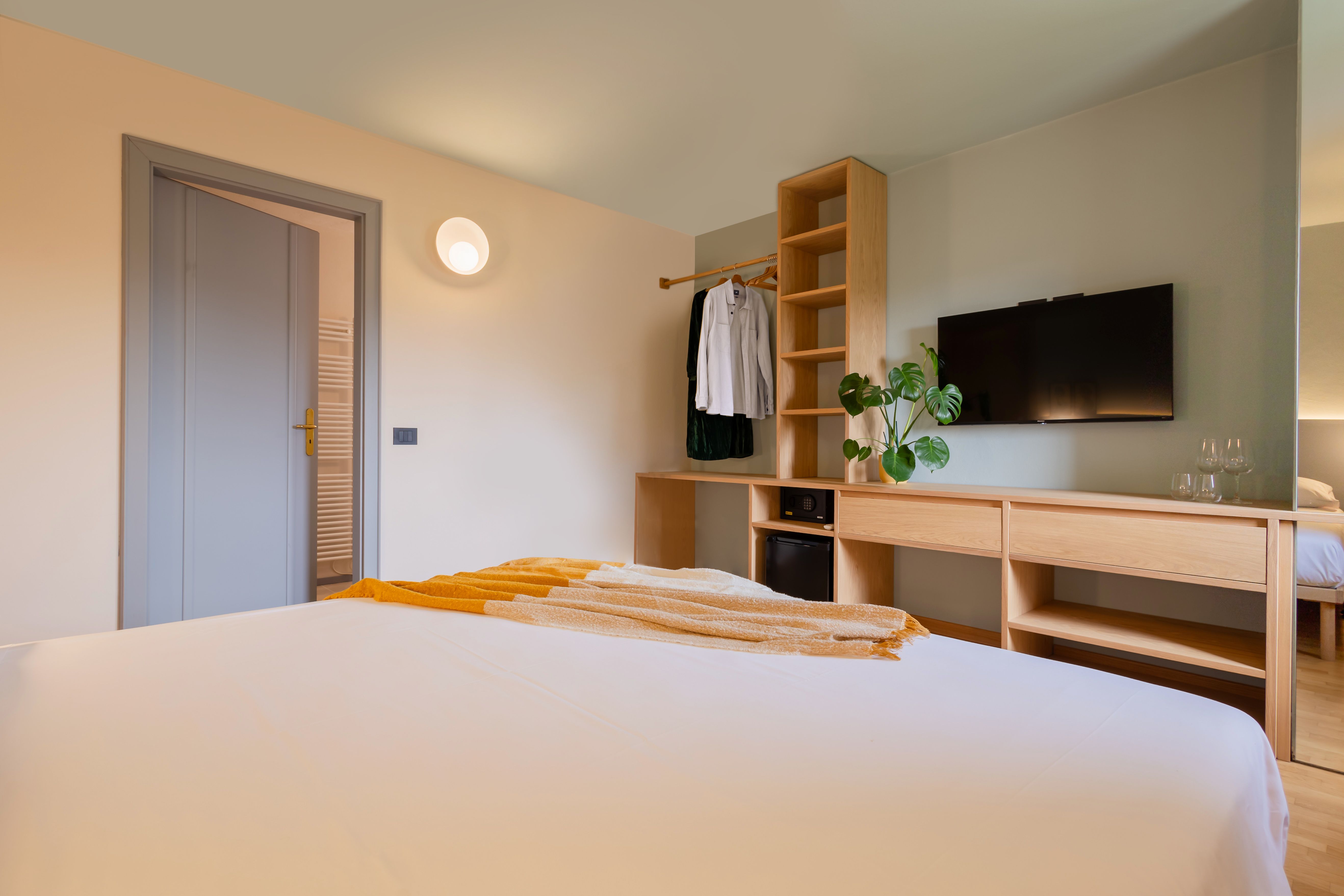 foto a colori di un b&b in collina 