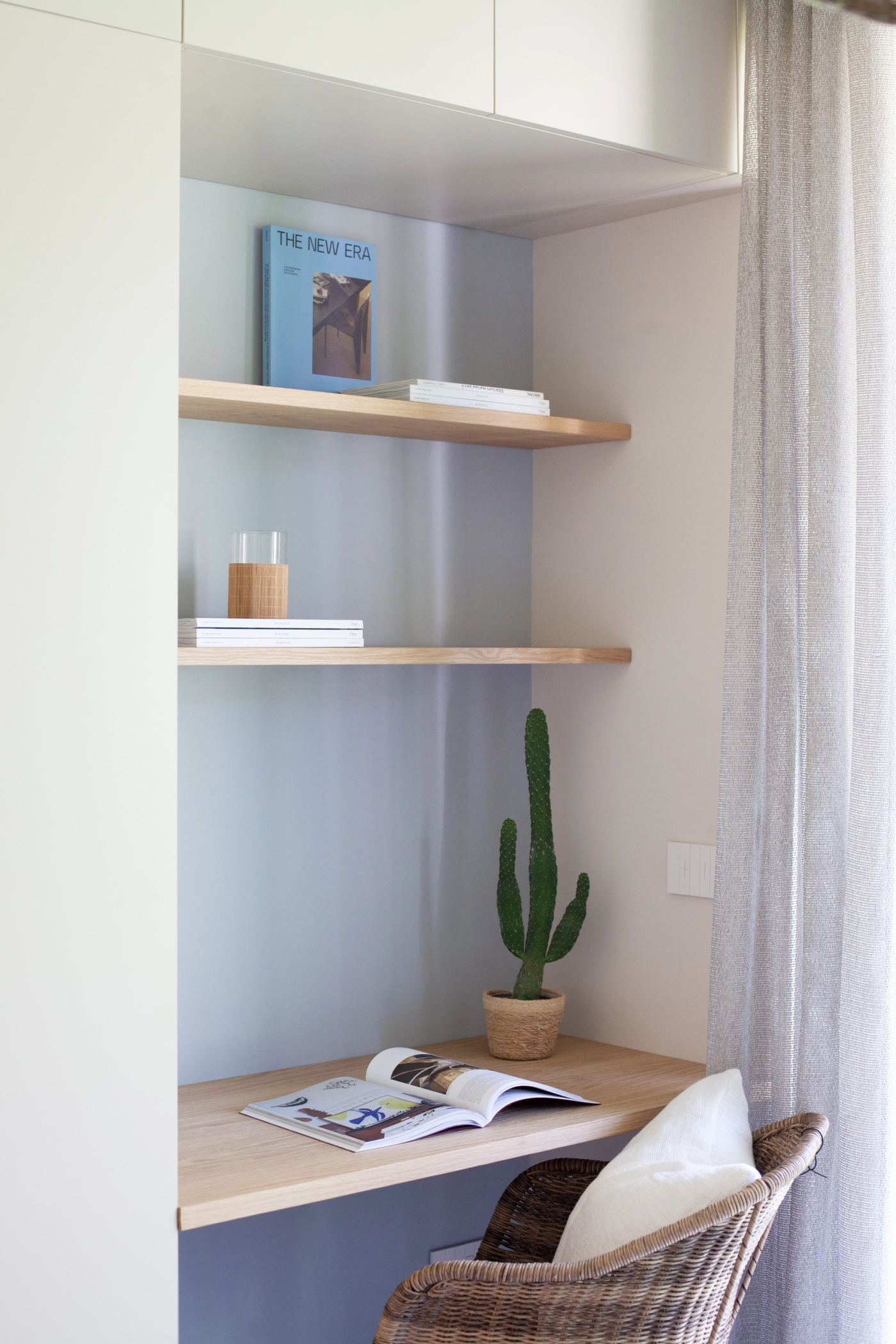 foto a colori dettaglio angolo studio