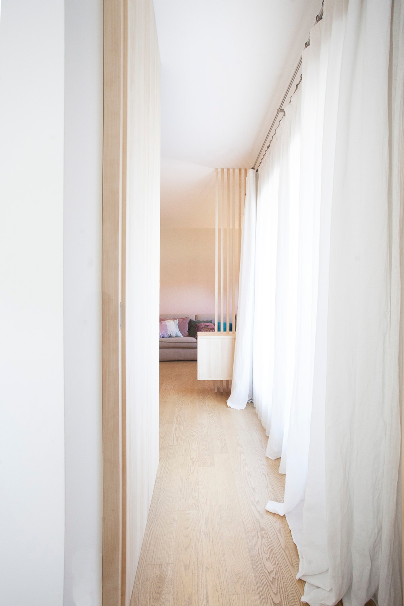 foto a colori con dettagli tendaggi