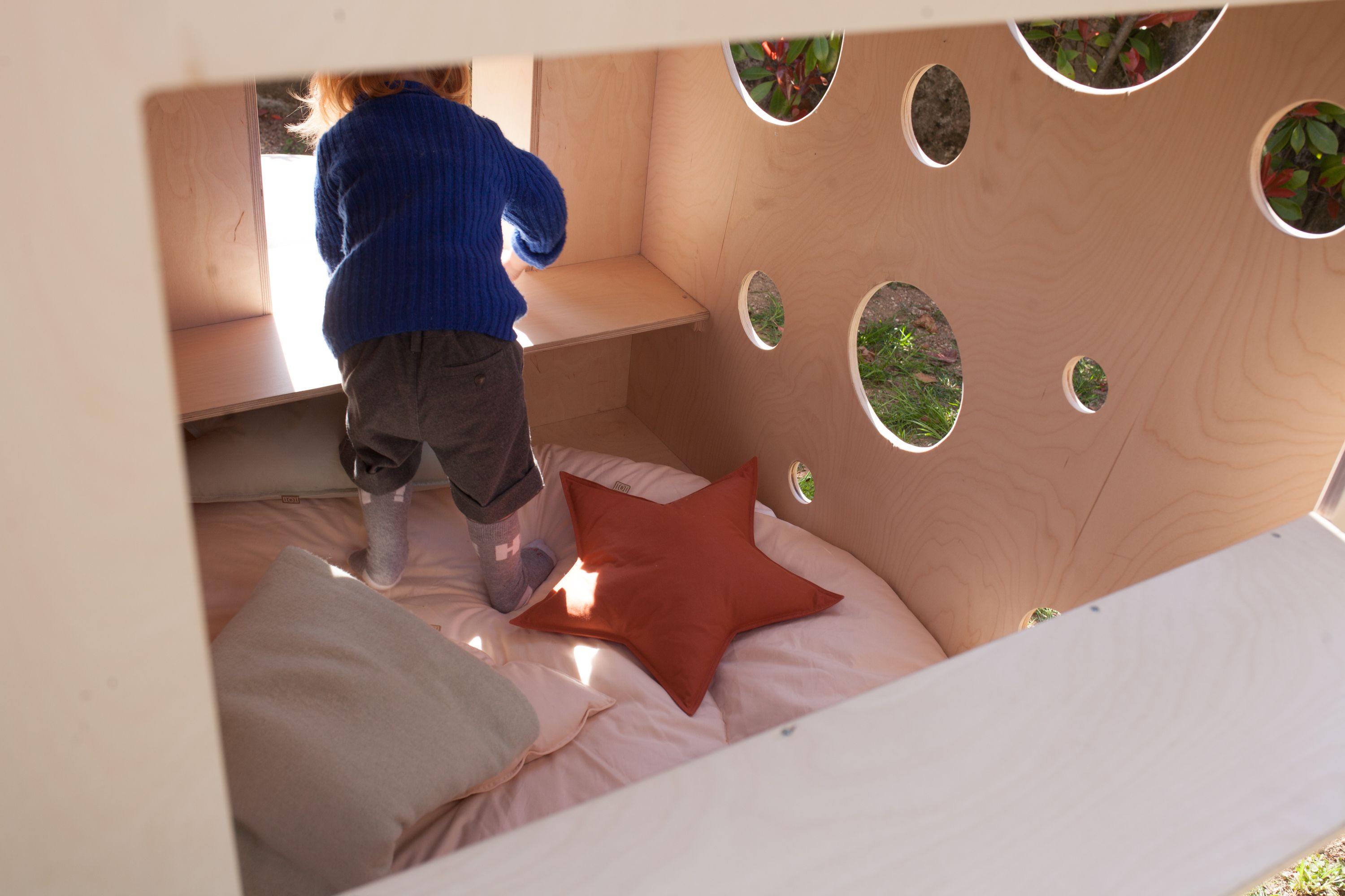 casetta in legno, Micro Architettura per Bambini, giardino e natura 