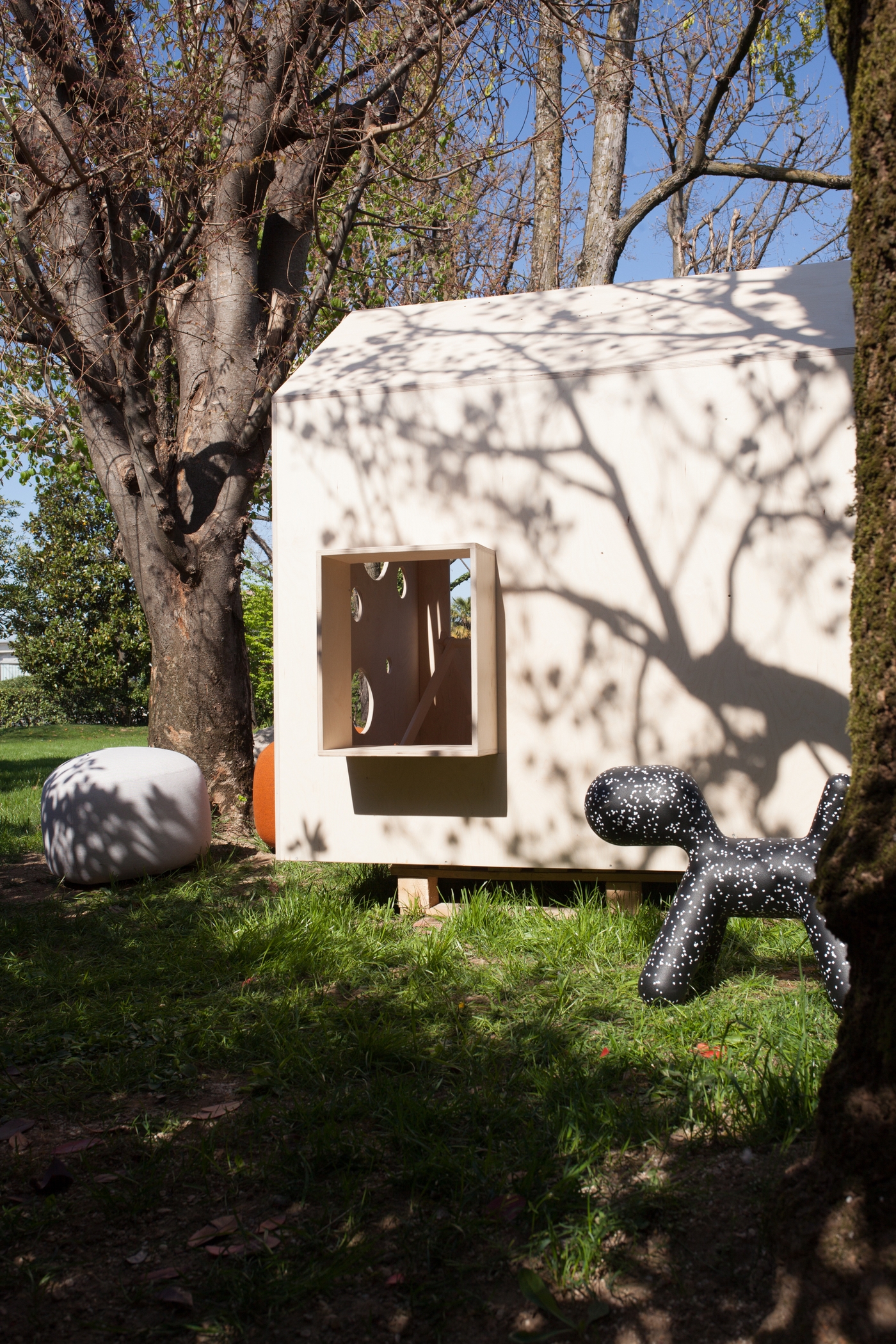 casetta in legno, Micro Architettura per Bambini, giardino e natura