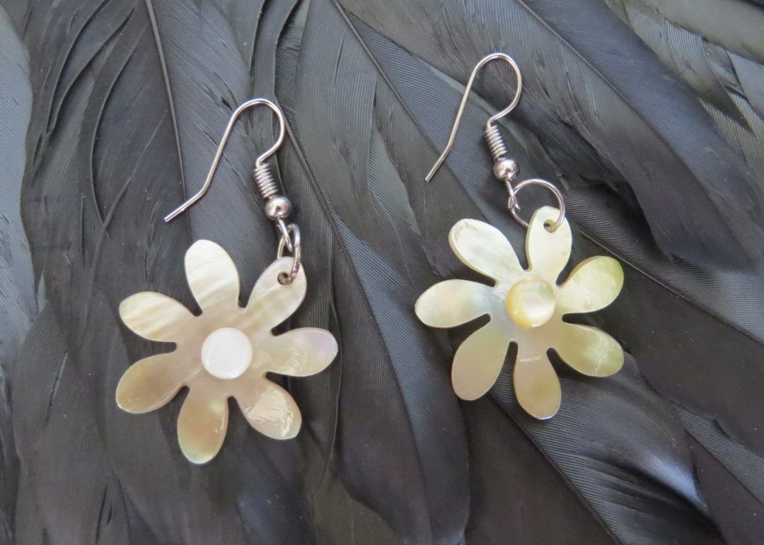 Shell Flower Earrings