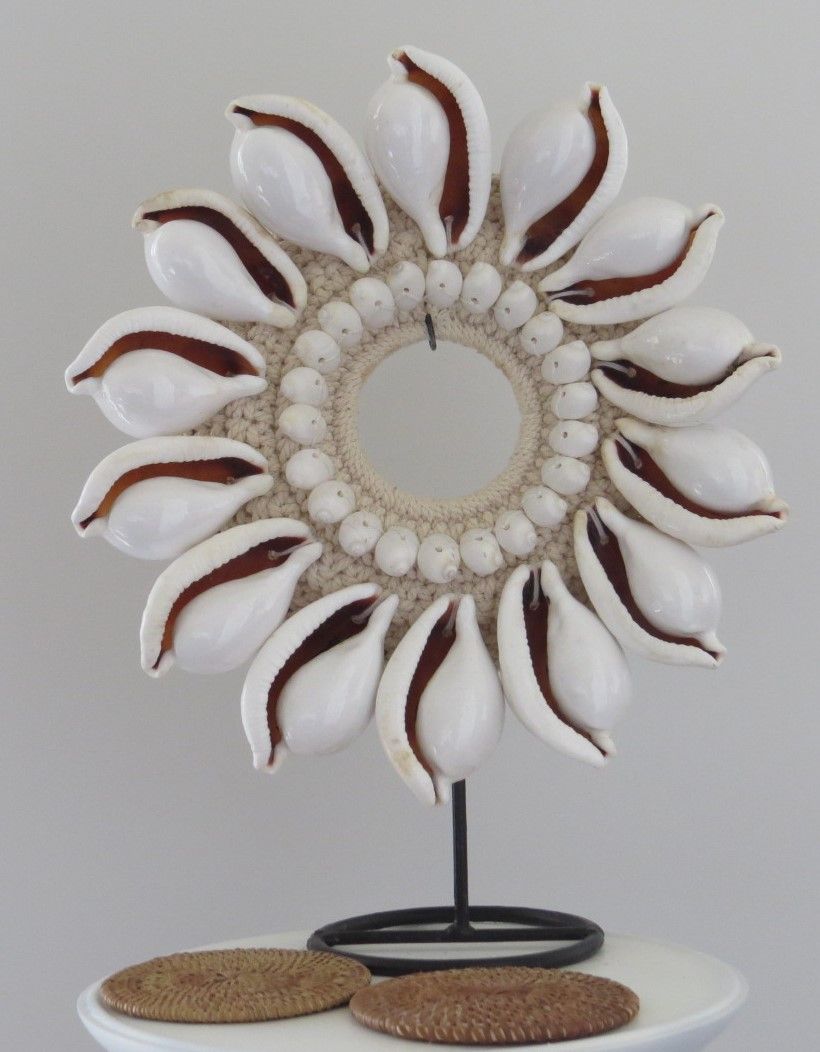 Nusa Seashell Hoop